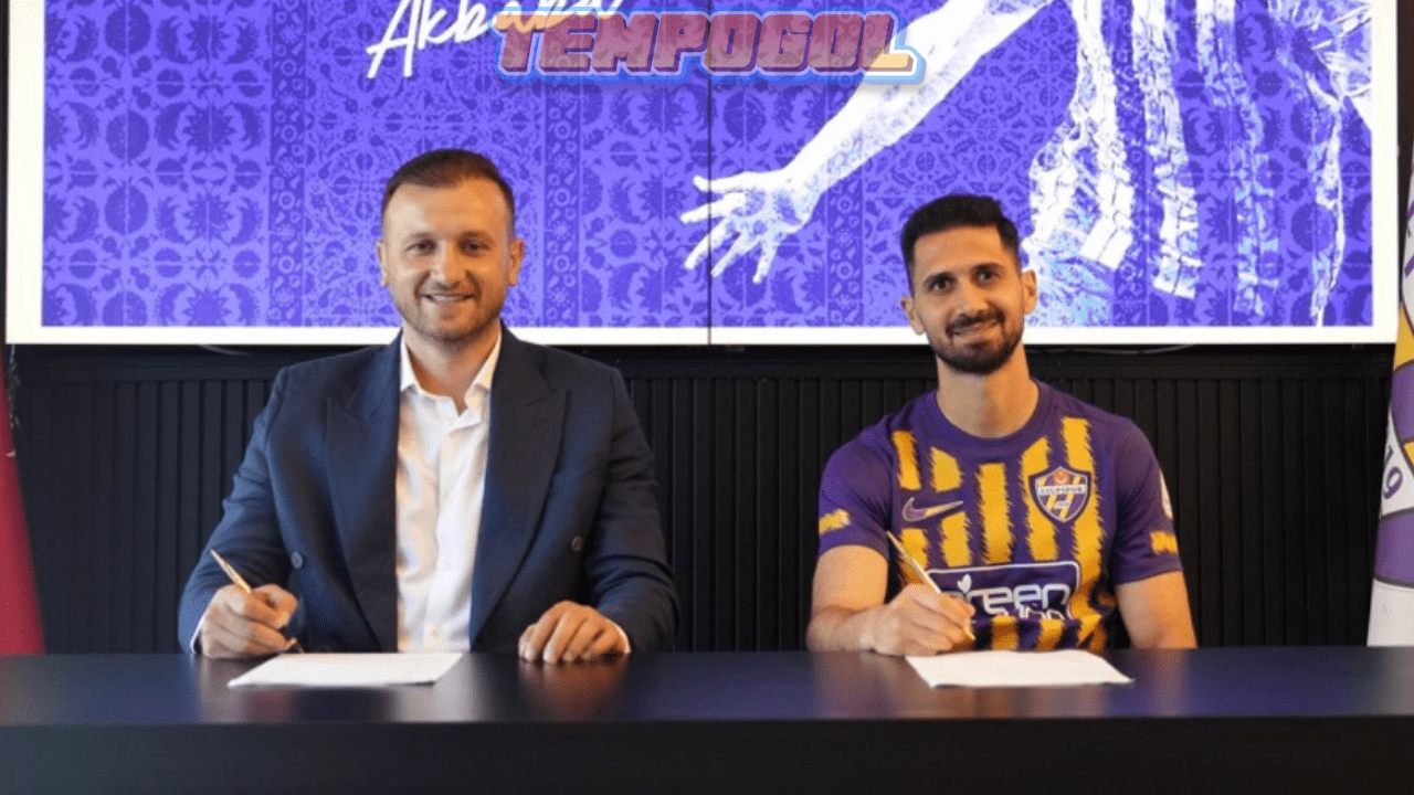 Emre Akbaba, Eyüpspor’la İmzaladı